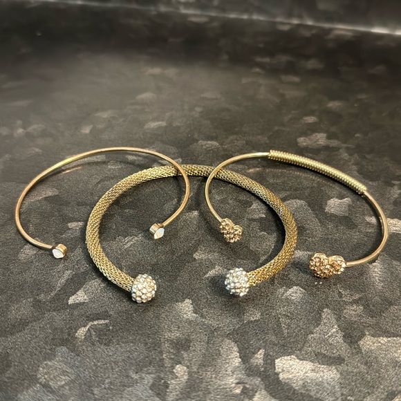 3pc Gold Tone Open Rhinestone Crystal Heart Bracelets Trio - Picture 1 of 3